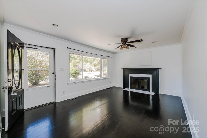 Property image 3 of 1913 Optimist Lane in Eastway Park, Charlotte, NC 28205