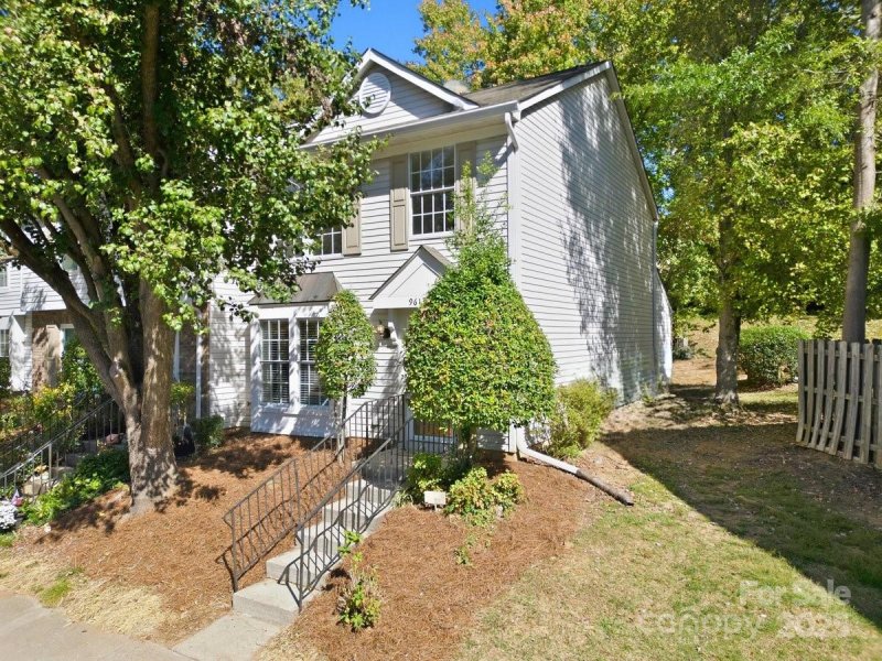 Property image 3 of 9613 Green Gable Court in Sardis Glen, Charlotte, NC 28270
