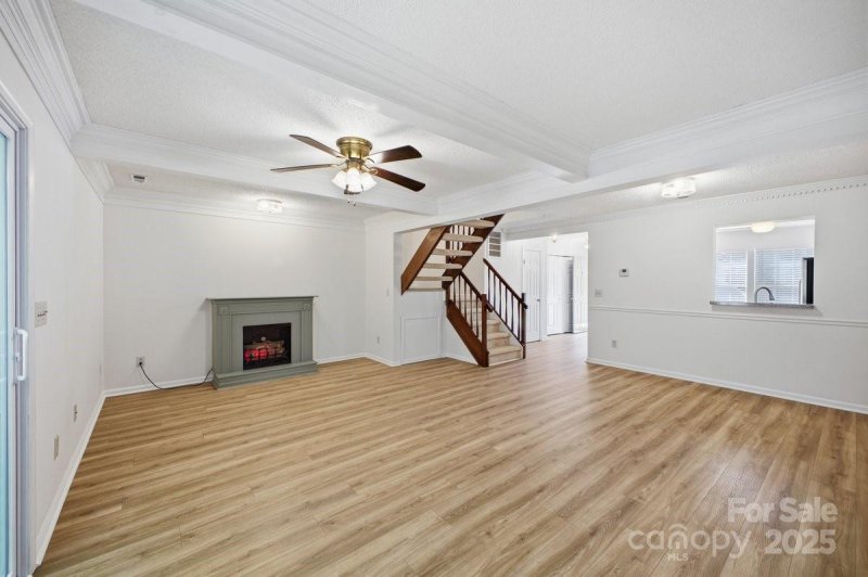 Property image 5 of 9613 Green Gable Court in Sardis Glen, Charlotte, NC 28270