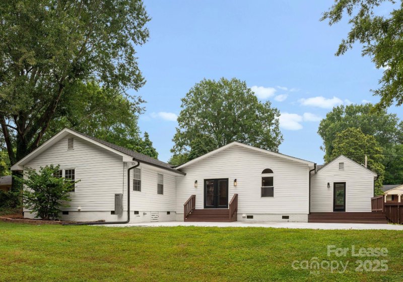 Property image 2 at 1121 S Edgemont Avenue, Gastonia, NC 28054