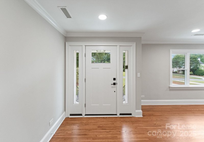 Property image 3 at 1121 S Edgemont Avenue, Gastonia, NC 28054