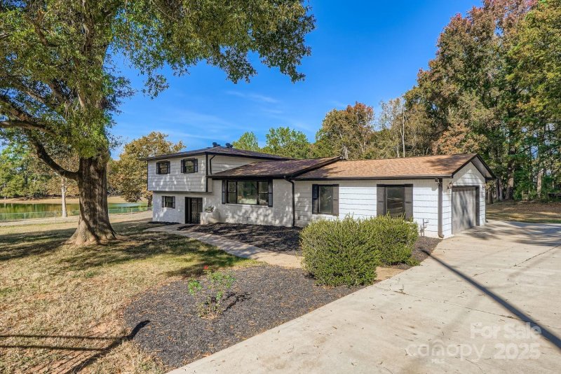 Northwoods, Charlotte Community