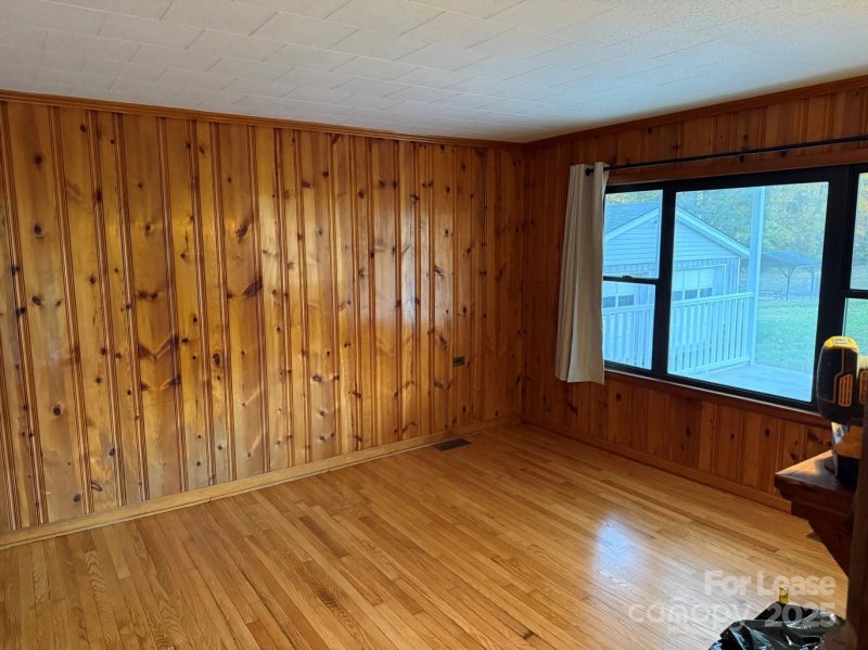 Property image 5 of 729 Asbury Road in Woodside Hills, Candler, NC 28715