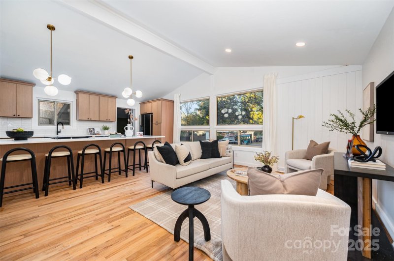 Property image 3 of 4042 Whipple Place in Shamrock Hills, Charlotte, NC 28215