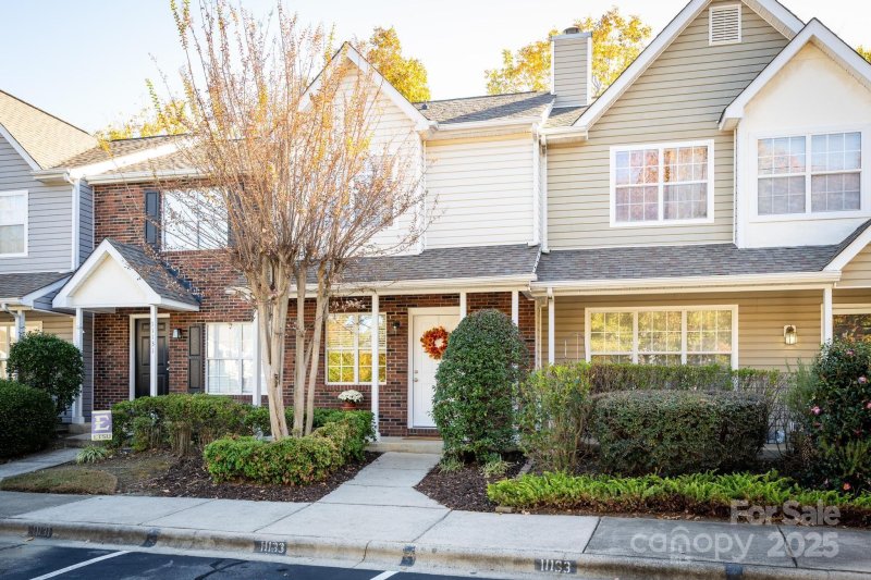Property image 2 of 11133 Whitlock Crossing Court in Roxborough, Charlotte, NC 28273
