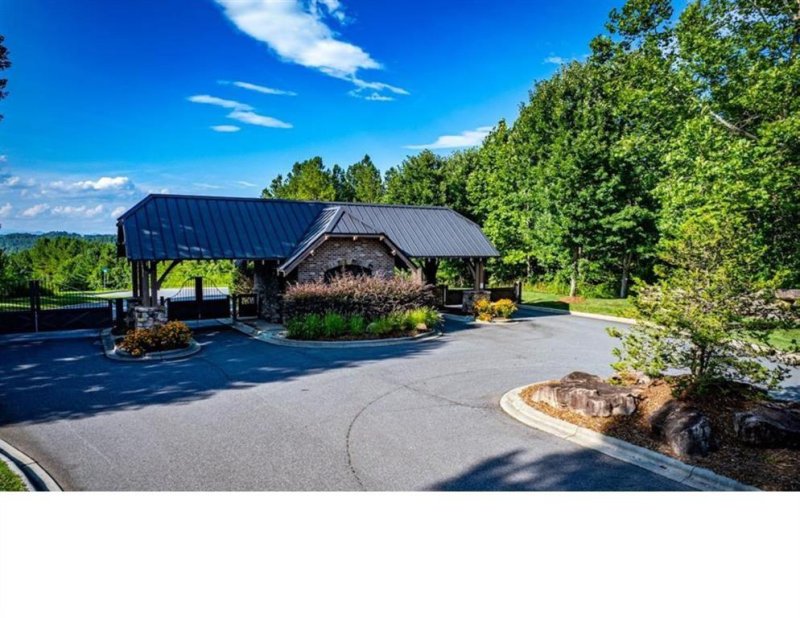 Property image 5 of 110 Glass Water Point in Lake Rhodhiss Estates, Morganton, NC 28655