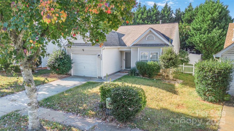 Property image 2 of 559 Tribune Drive in Belmeade Green, Charlotte, NC 28214