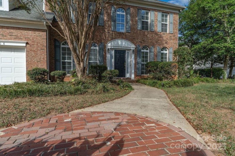 Property image 2 of 8708 Ellington Park Drive in Ellington Park, Charlotte, NC 28277