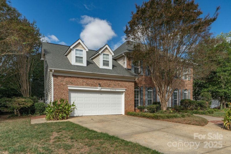 Property image 3 of 8708 Ellington Park Drive in Ellington Park, Charlotte, NC 28277
