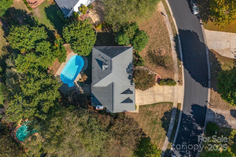 Property image 5 of 8708 Ellington Park Drive in Ellington Park, Charlotte, NC 28277