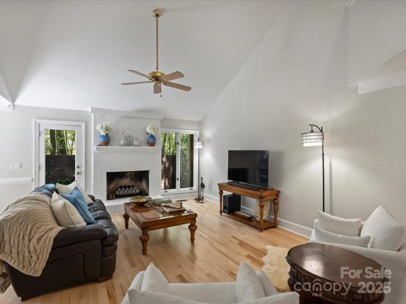 Property image 5 of 4400 Pendale Road in Belingrath, Charlotte, NC 28210