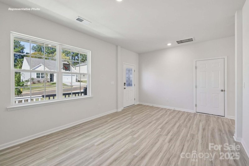 Property image 3 of 724 14th Avenue Court in The Hamptons at Hickory, Hickory, NC 28601