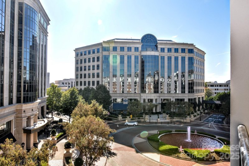 Property image 2 of 4625 Piedmont Row Drive in Piedmont Row, Charlotte, NC 28210