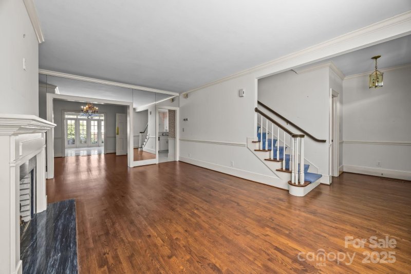 Property image 4 of 155 Perrin Place in Eastover, Charlotte, NC 28207