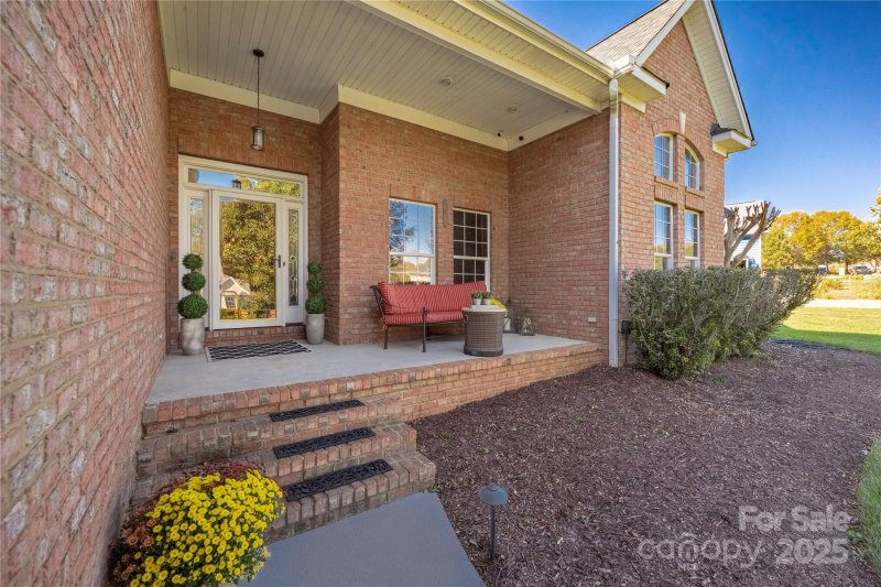 Property image 3 at 130 S Gibbs Road, Mooresville, NC 28117