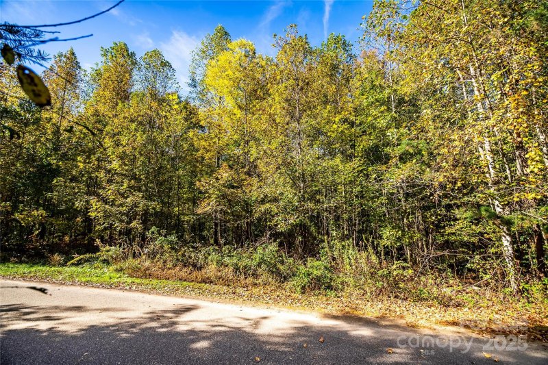 Property image 5 of 66 Seminole Drive in Creekside Village, Maiden, NC 28650