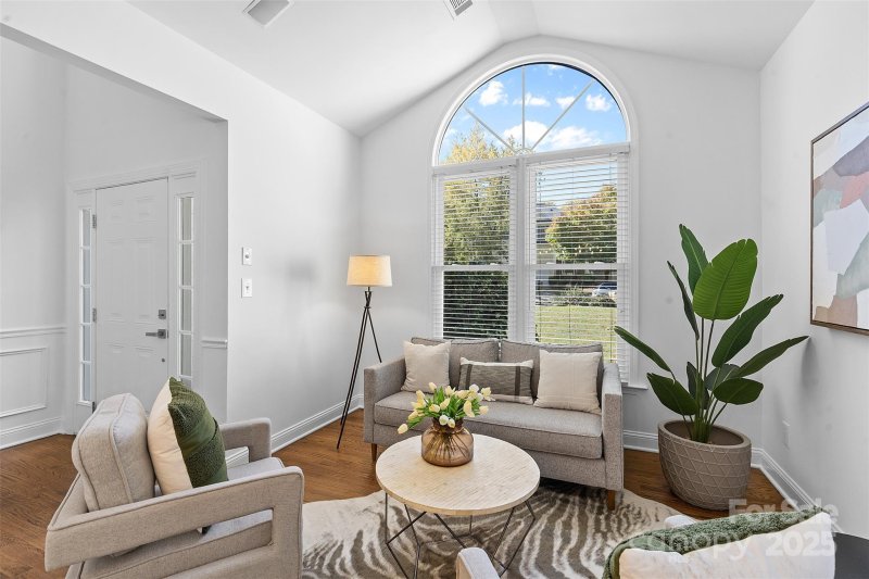 Property image 5 at 2016 Sablewood Drive, Charlotte, NC 28205