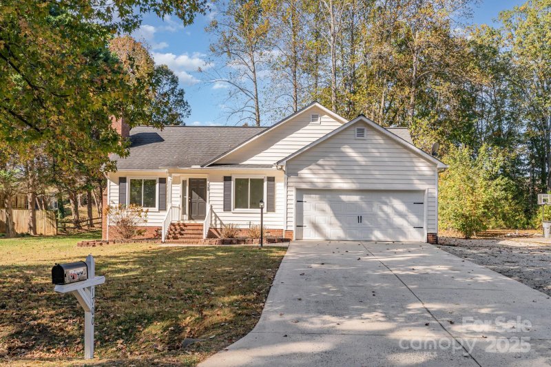 Property image 2 of 1700 Azalea Avenue in Shady Brook, Kannapolis, NC 28081