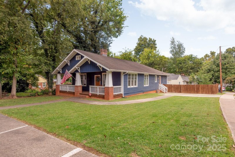 Property image 2 of 2231 Wilmore Drive in Wilmore, Charlotte, NC 28203