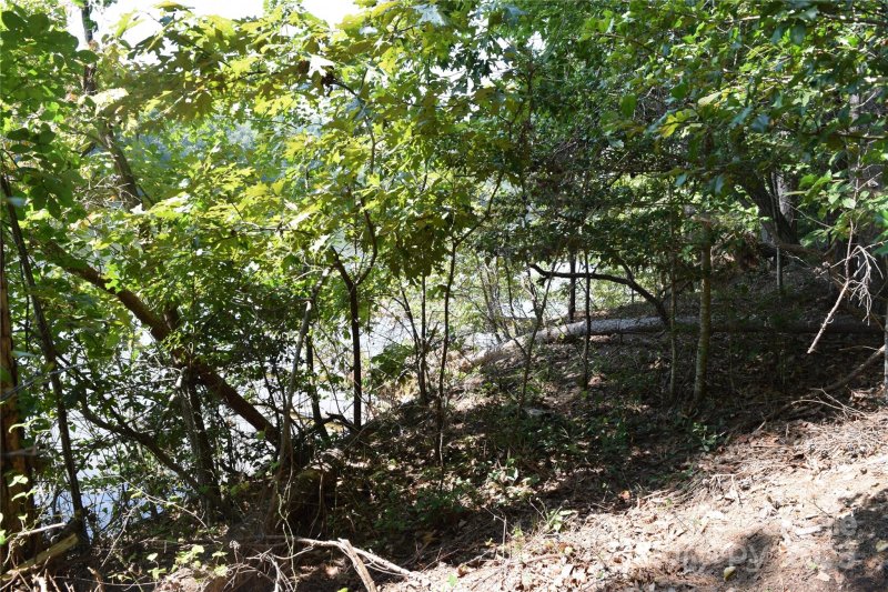 Property image 4 of 5070 E Harbor View Drive in Anchors Landing, Granite Falls, NC 28630