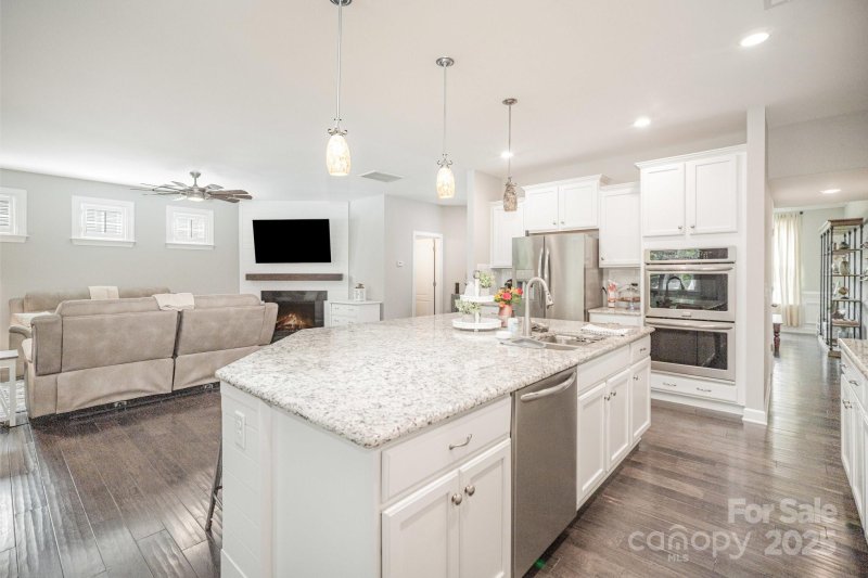 Property image 4 of 1556 Prickly Lane in Lawson, Waxhaw, NC 28173