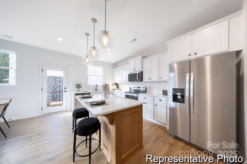 Property image 3 of 11800 Avocet Street in Village at Reedy Creek, Charlotte, NC 28215