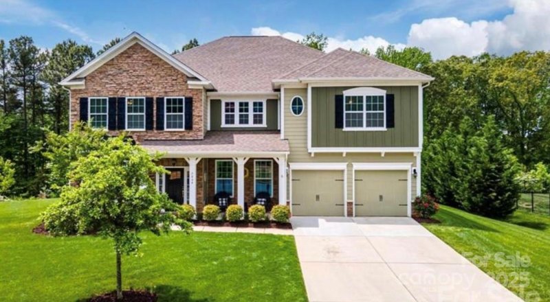 Property image 3 of 7464 Albemarle Drive in Covington at Lake Norman, Denver, NC 28037