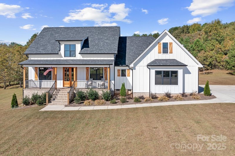 Dewey Beam Estates, Cherryville community