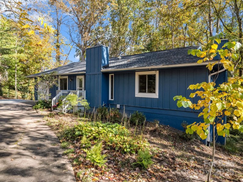 Property image 2 of 19 Muirfield Drive in Muirfield, Arden, NC 28704