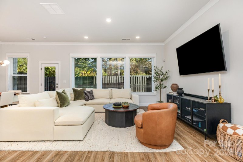 Property image 3 of 8014 Houser Street in The Retreat At West Catawba, Cornelius, NC 28031