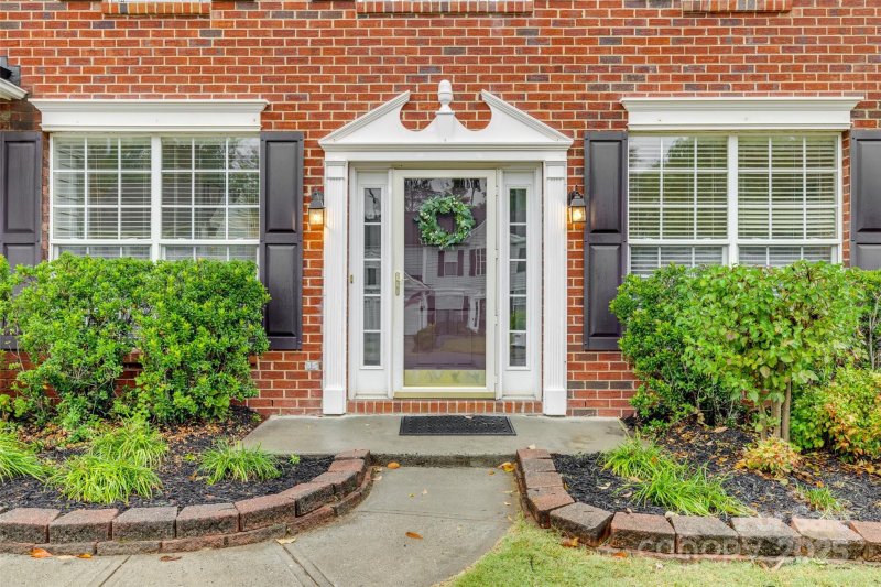 Property image 2 of 6092 Creekview Court in Rocky River Crossing, Harrisburg, NC 28075