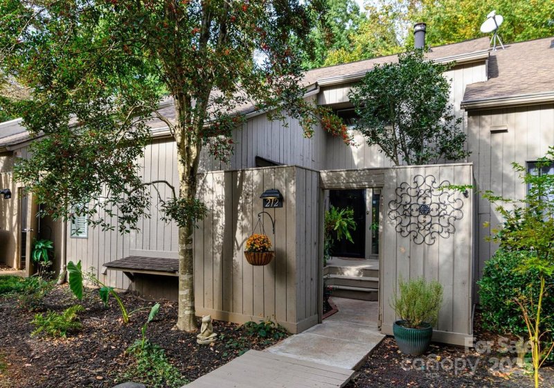 212 Riverview Terrace