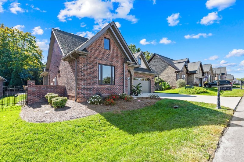 Property image 3 of 1140 Golden Hill Lane in The Springs at Westport Club, Denver, NC 28037