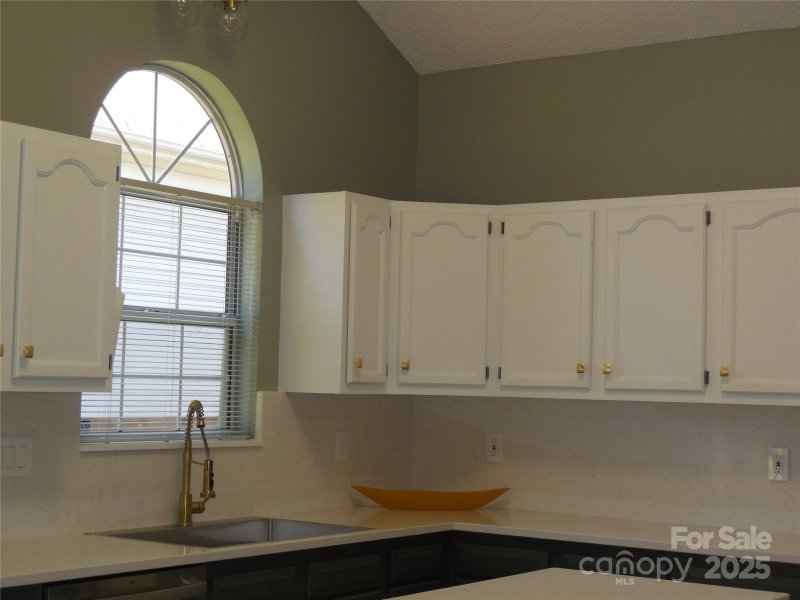 Property image 5 of 10631 Jardin Way in Bradfield Farms, Charlotte, NC 28215