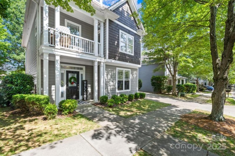 Property image 2 of 18810 Coachmans Trace in Glenridge, Cornelius, NC 28031