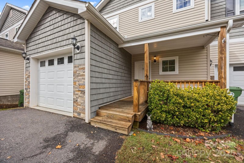 Property image 2 of 70 Kirby Road in Willow Creek Village, Asheville, NC 28806