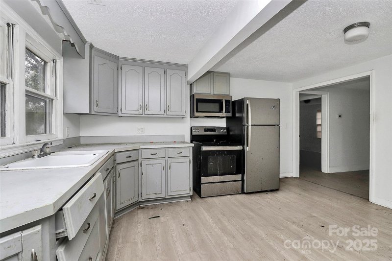 Property image 4 at 606 N Vance Street, Gastonia, NC 28052