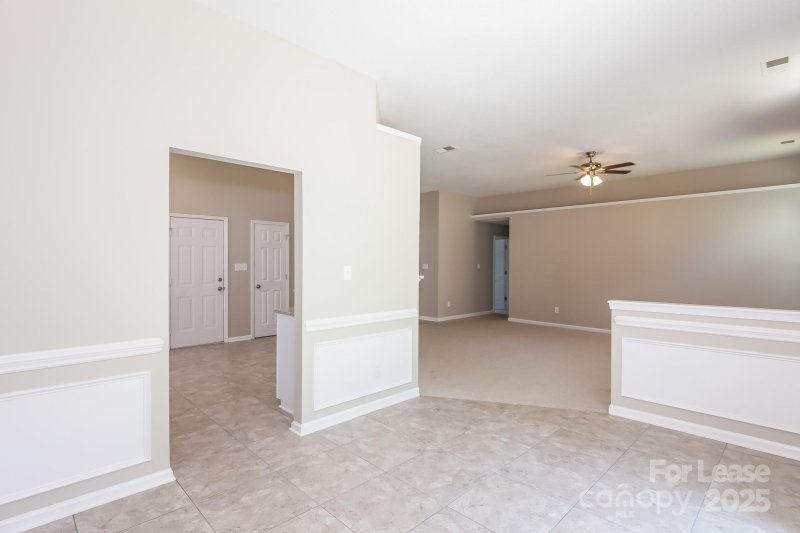 Property image 3 of 7911 Vermilion Drive in Ridgewood, Charlotte, NC 28215