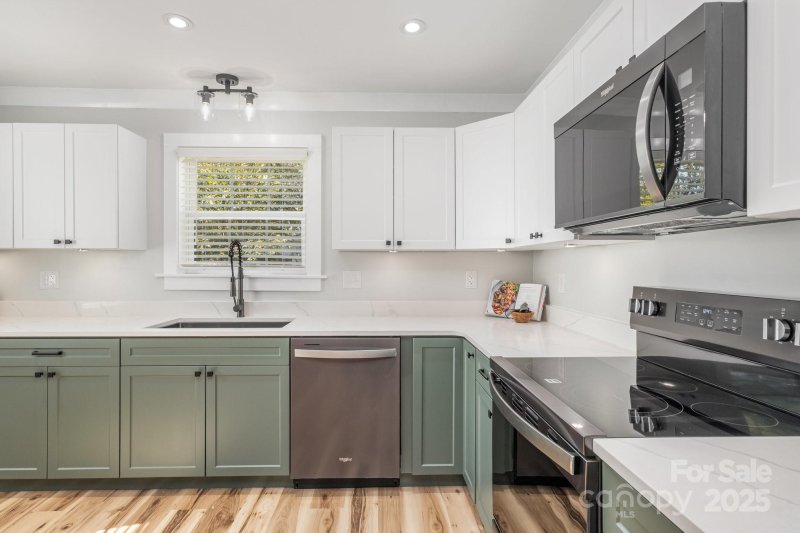 Property image 3 of 1402 Birch Street in Westover, Kannapolis, NC 28081