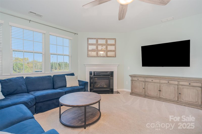 Property image 5 of 13422 Canterbury Castle Drive in Chateau, Charlotte, NC 28273