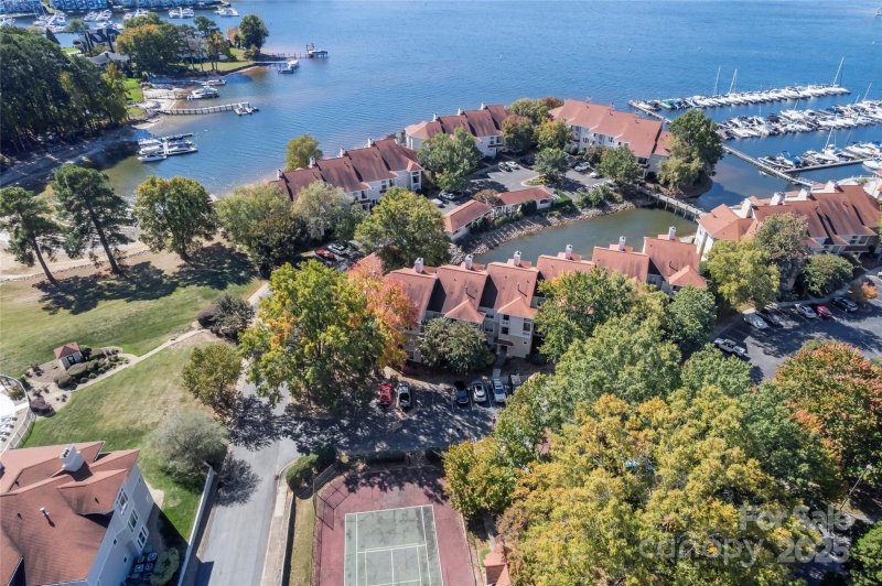 Baybridge, Cornelius Community