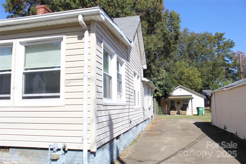 Property image 3 of 208 Virginia Avenue in Hilltop, Bessemer City, NC 28016