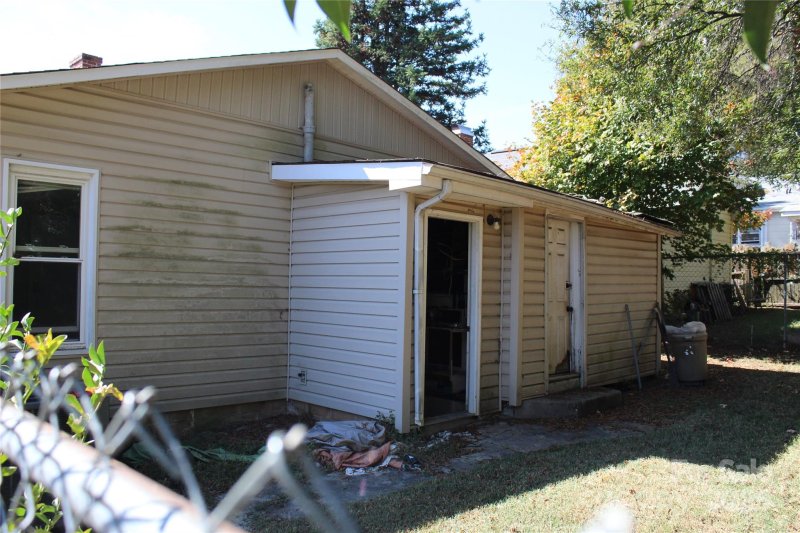 Property image 4 of 208 Virginia Avenue in Hilltop, Bessemer City, NC 28016