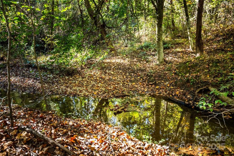 Property image 2 of 68 69 Seminole Drive in Creekside Village, Maiden, NC 28650