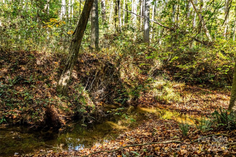 Property image 3 of 68 69 Seminole Drive in Creekside Village, Maiden, NC 28650