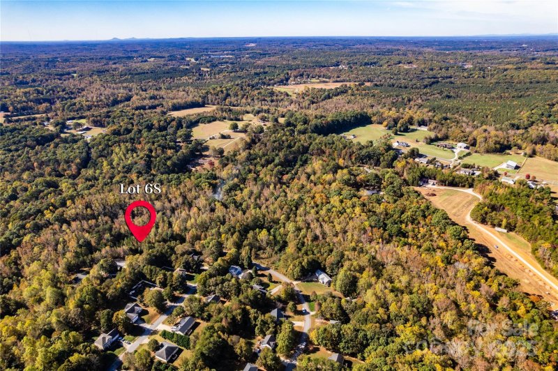 Property image 4 of 68 69 Seminole Drive in Creekside Village, Maiden, NC 28650