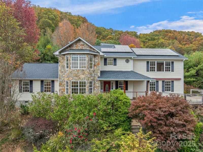 Property image 2 of 106 Thistle Tree Way in Seven Glens, Weaverville, NC 28787