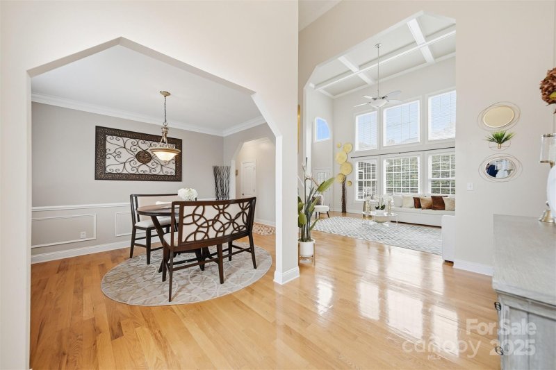 Property image 3 of 1710 30th Avenue Drive in Lawsons Creek, Hickory, NC 28601