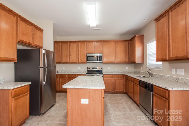 Property image 5 of 11528 Sidney Crest Avenue in Old Stone Crossing, Charlotte, NC 28213