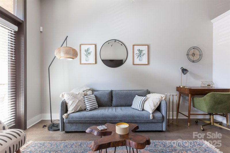 Property image 5 of 2401 Euclid Avenue in Dilworth South, Charlotte, NC 28203